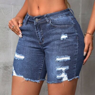 Pantalón corto denim con desgarro
