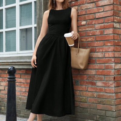 Vestido sin mangas con cintura ajustada